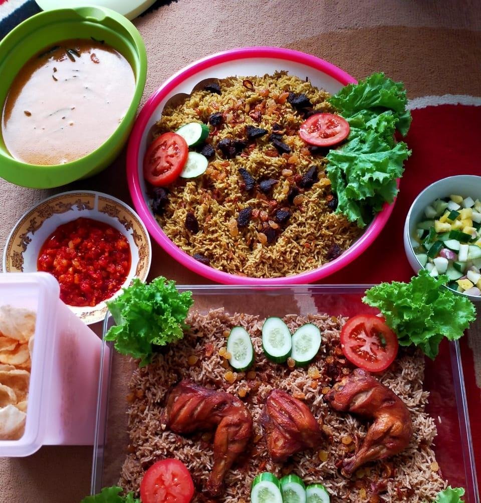 "Alhamdulillah tamu-tamu bilang enak banget jebuli dan mandhiny, Wi, kakak mau order lagi yaa"(Kak Neni, Jambi)